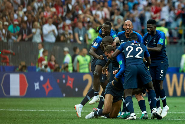 使得他们被 使得他们被