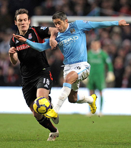 我们拭目以 我们拭目以