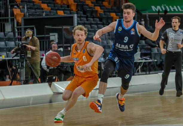 更多依靠内 更多依靠内